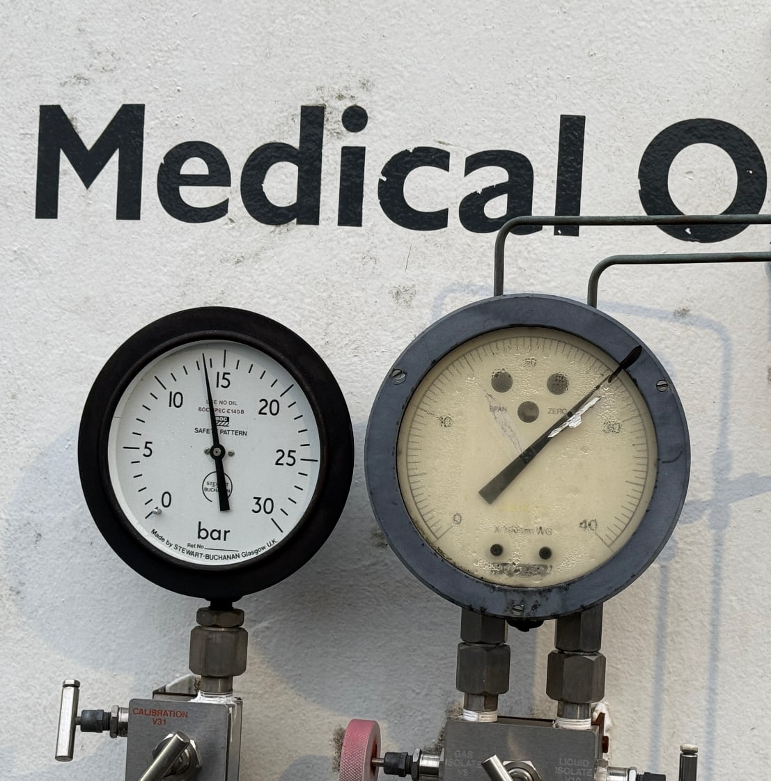 Pressure Gauge for Hospital Oxygen Storage